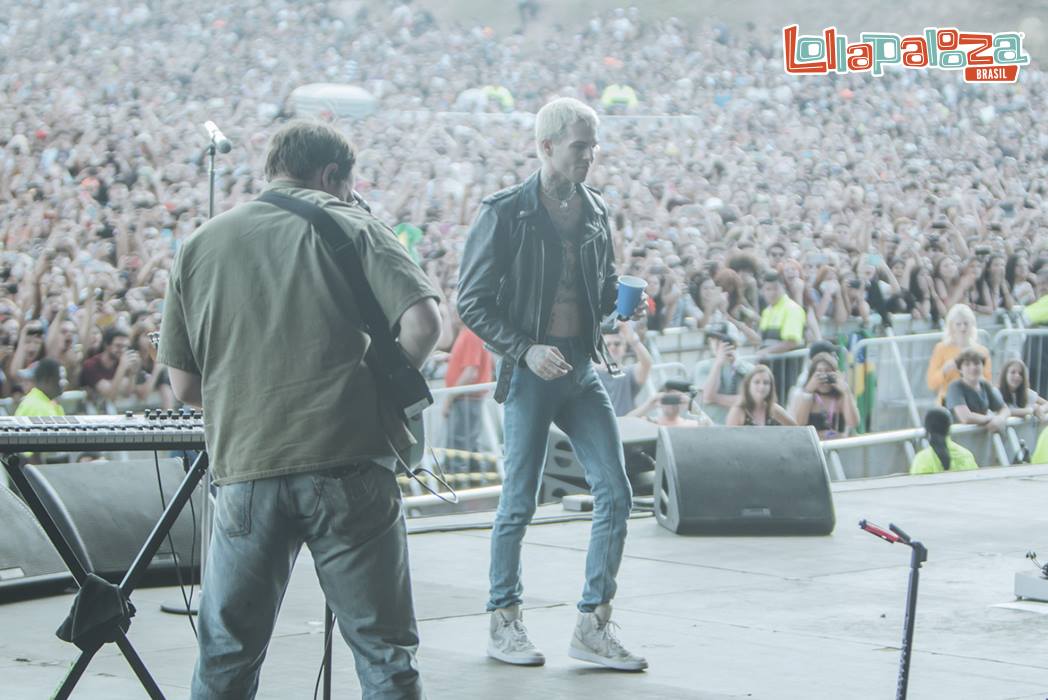 Espectáculo de la banda The Neighborhood durante el tercer día del festival  Lollapalooza Brasil 2018 celebrado en el Autodromo de Interlagos en Sao  Paulo (SP). En la foto el vocalista Jesse Rutherford. (